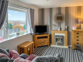 Sunny Rhyl Apartment - Uk44631